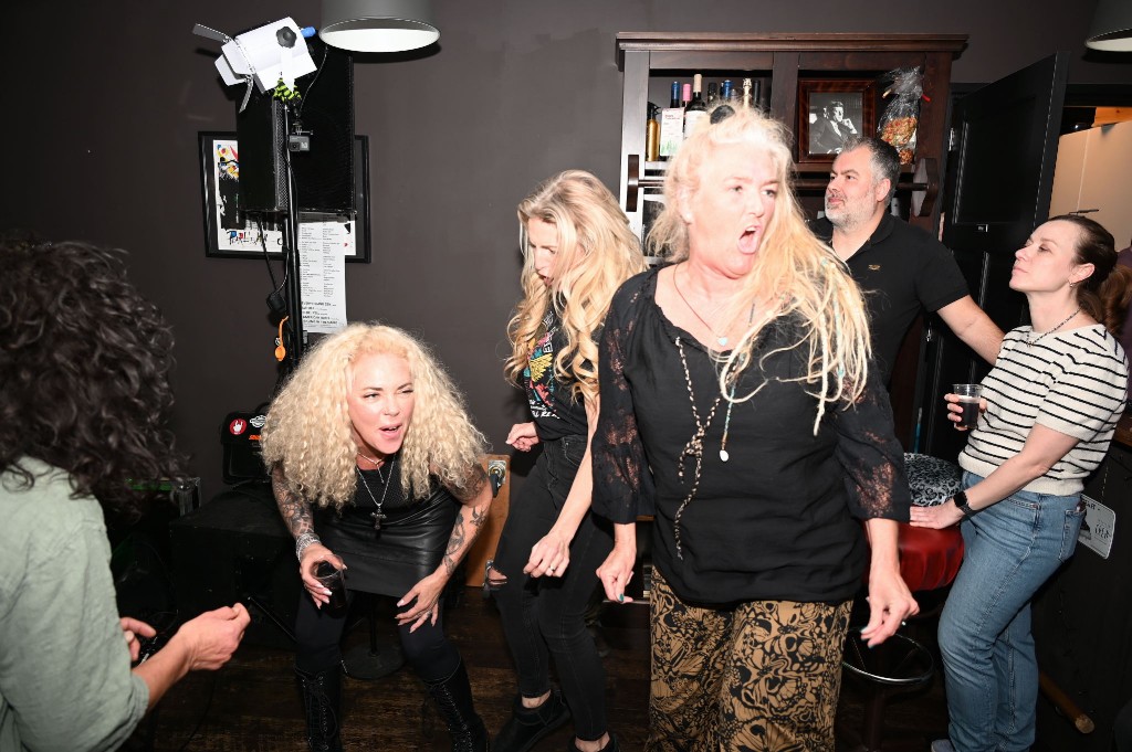 ../Images/10 jaar Ro's Barbershop 030.jpg